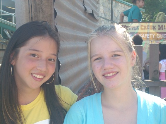 Mafer and Rebecca